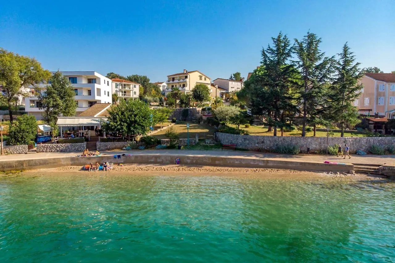 Apartments By The Sea Vantacici, Krk - 19306 Malinska